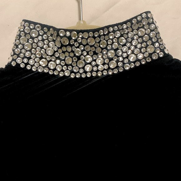 ✨L’AGENCE NWT Mya Embellished Mock Neck Top in Vintage White Size XS - Picture 2 of 4